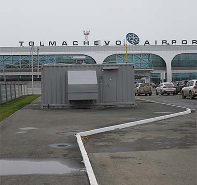 фото - дизель-генератор установлен в шумозащитный контейнер (территория аэропорта имени маршала Покрышкина  - "Толмачево")